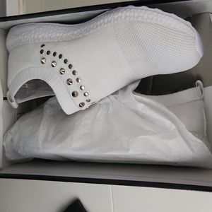 Brand new in box Aqua college water proof shoes